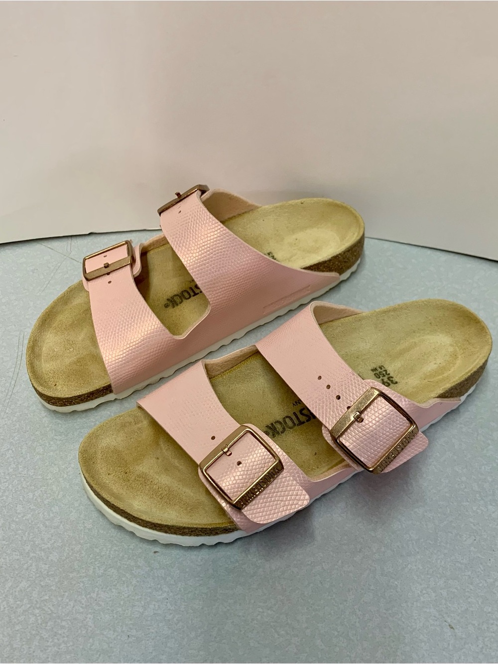 Birkenstock Arizona Light Rose Pink Shiny Lizard Sandals Size 39 (US 8-8.5)
